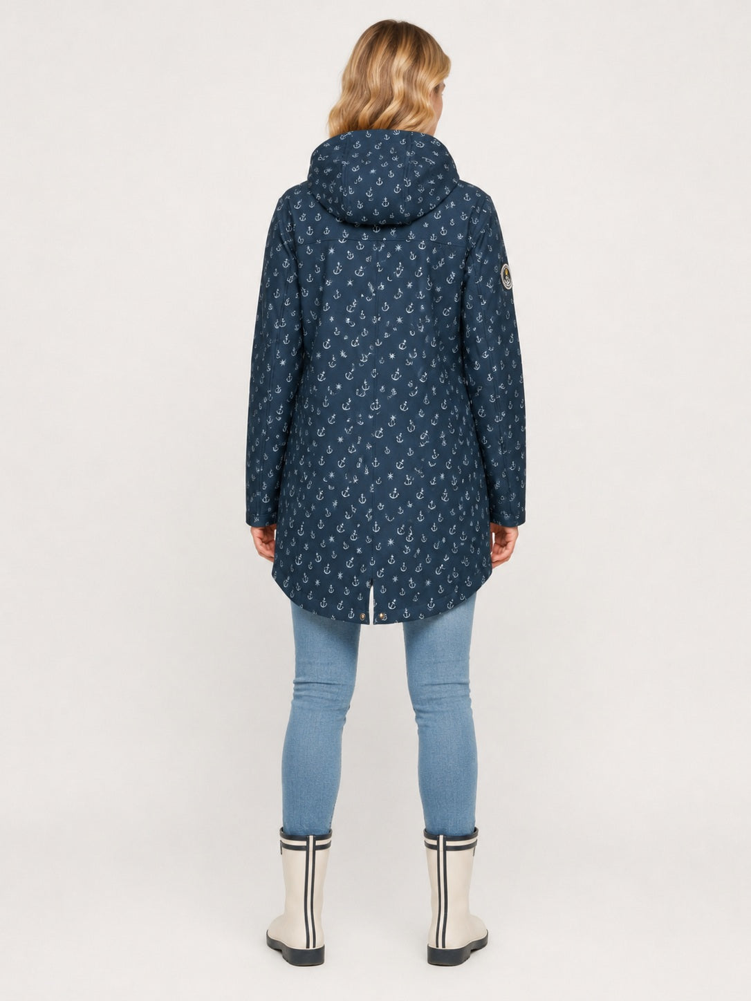 Ankerglut Softshelljacke Ankerglutschein in Navy, Rueckansicht am Model